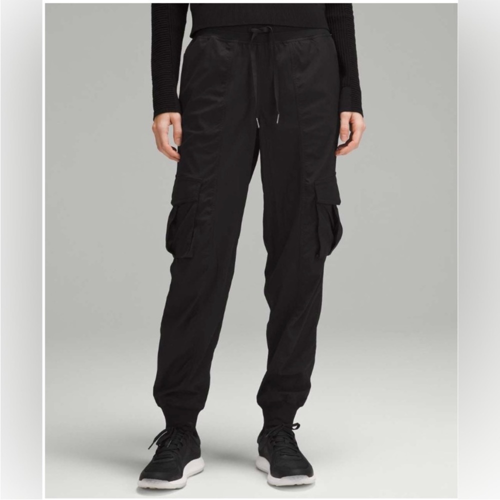 Lululemon Dance Studio Relaxed‎ Fit Mid Rise Cargo Jogger Black Women Large